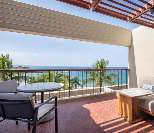 Oceanfront Deluxe Room Lanai View